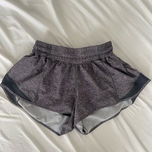 Lululemon Hotty Hot LR 2 inch in gray